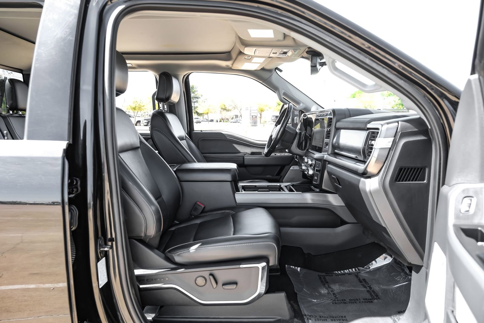 Used 2023 Ford F350 Lariat image 36