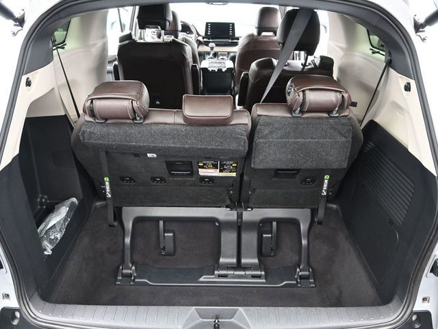 Certified 2023 Toyota Sienna Platinum image 36