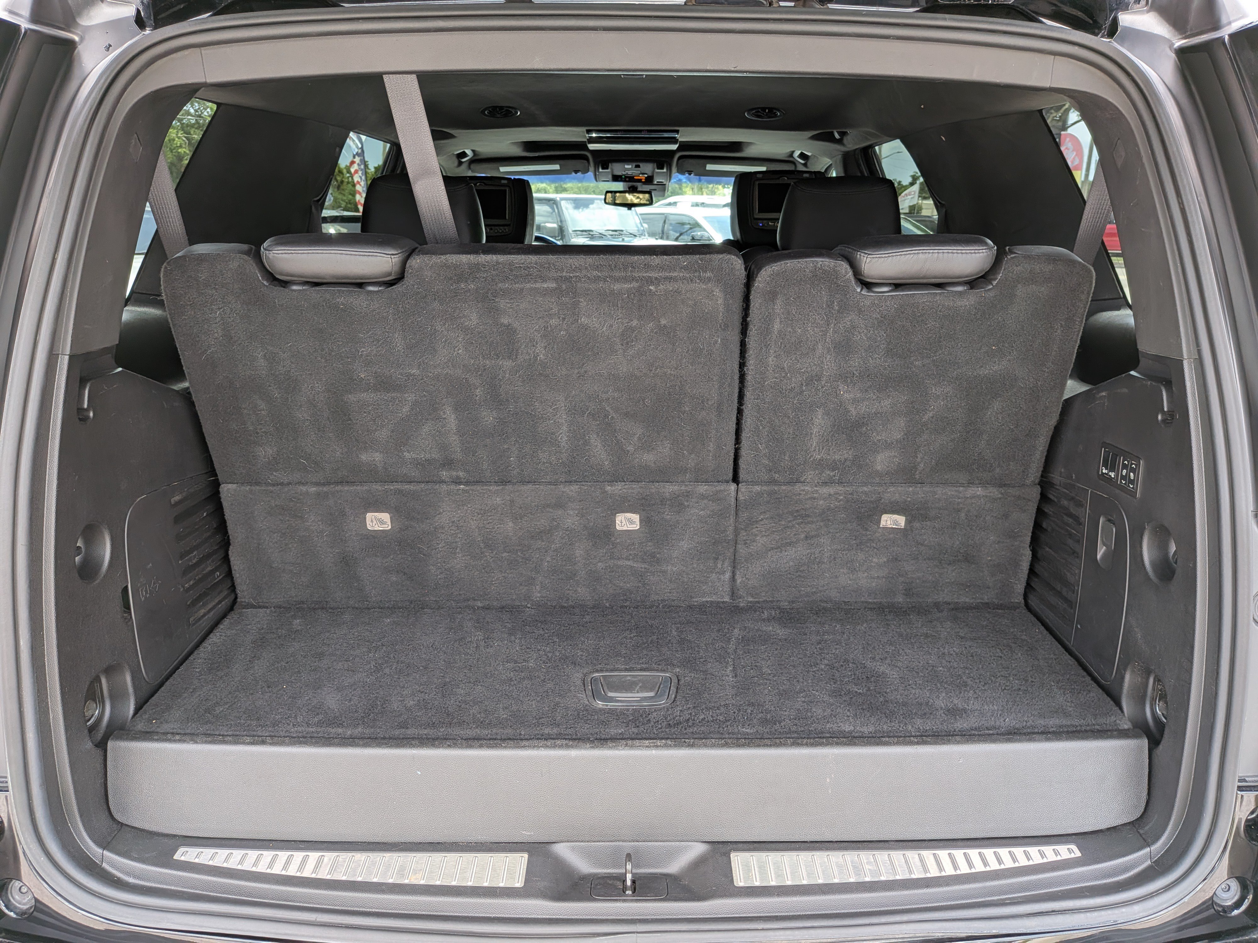 Certified 2019 Cadillac Escalade Platinum AWD/4WD image 18