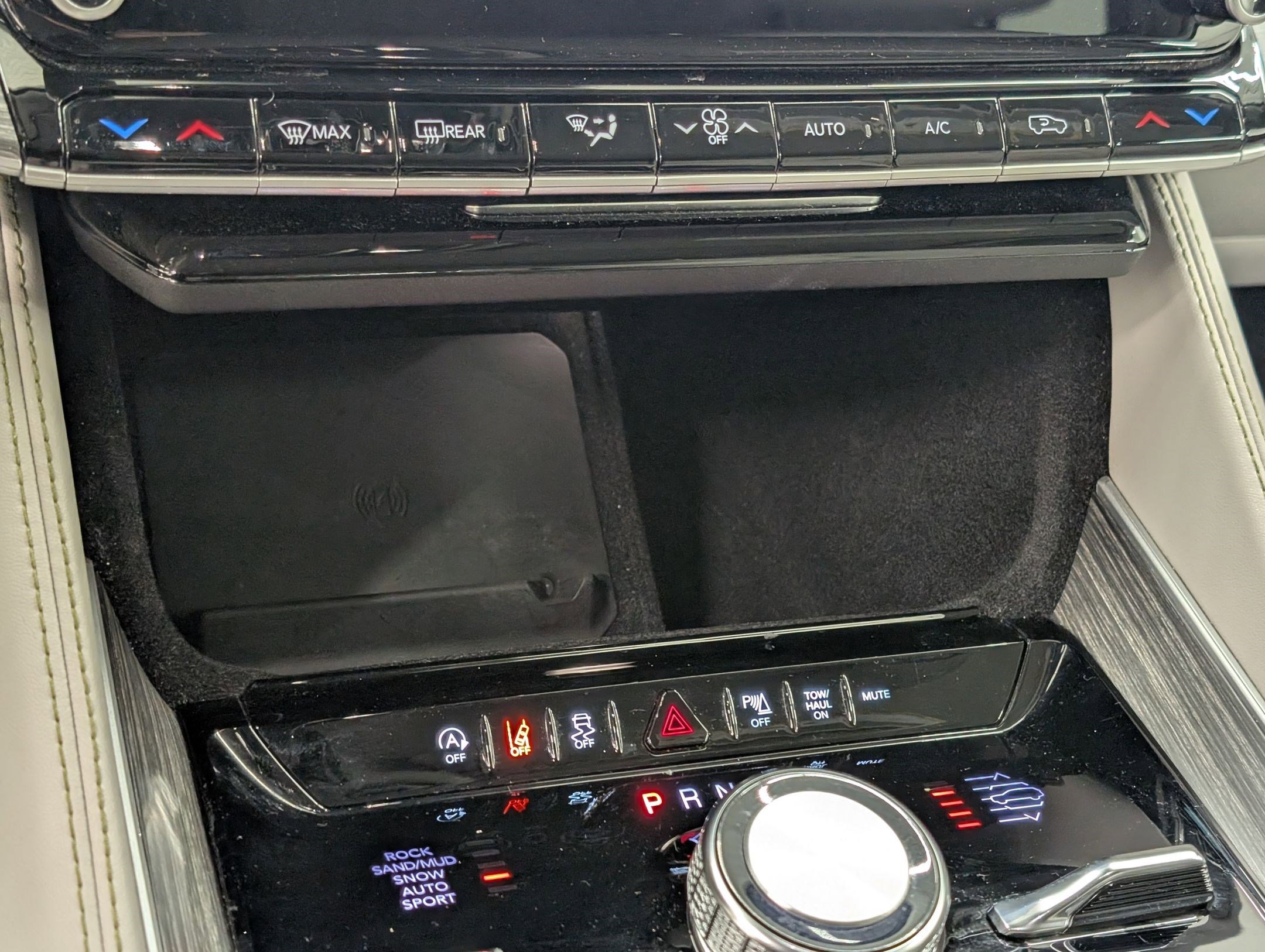 Used 2023 Jeep Wagoneer Series III w/ Preferred Equipment Group image 19