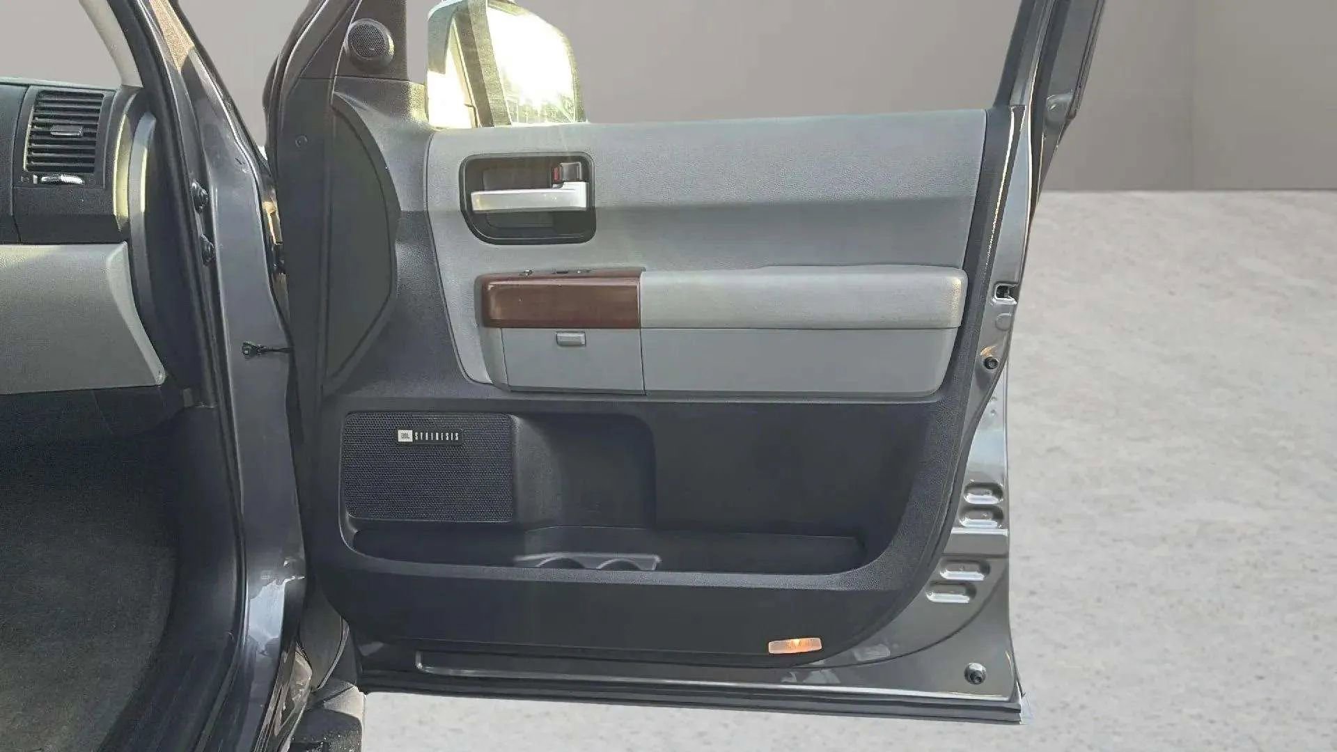 Used 2016 Toyota Sequoia Platinum image 12