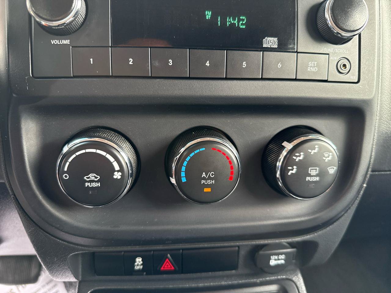 Used 2015 Jeep Patriot Sport AWD/4WD image 16