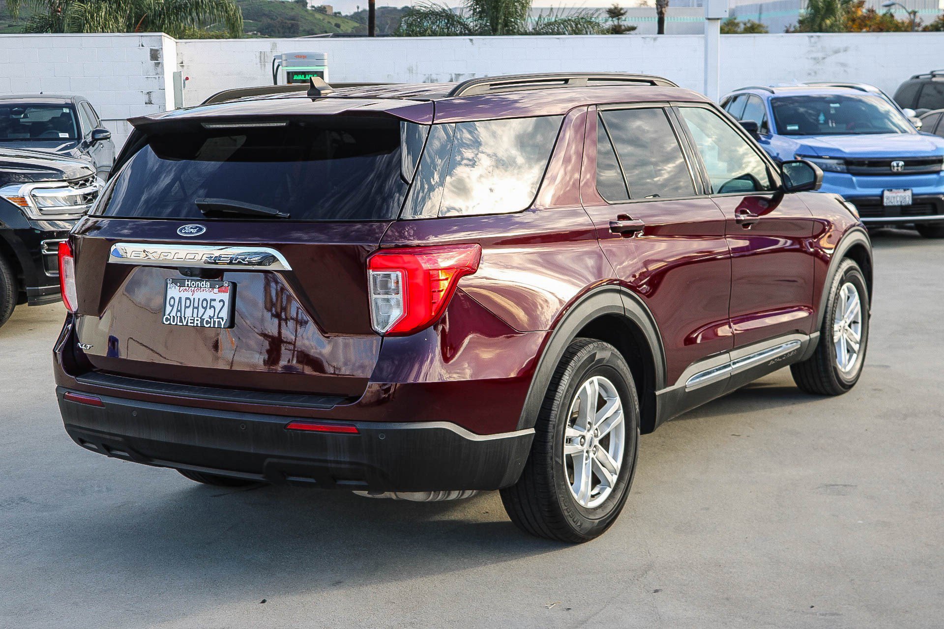 Used 2022 Ford Explorer XLT image 9