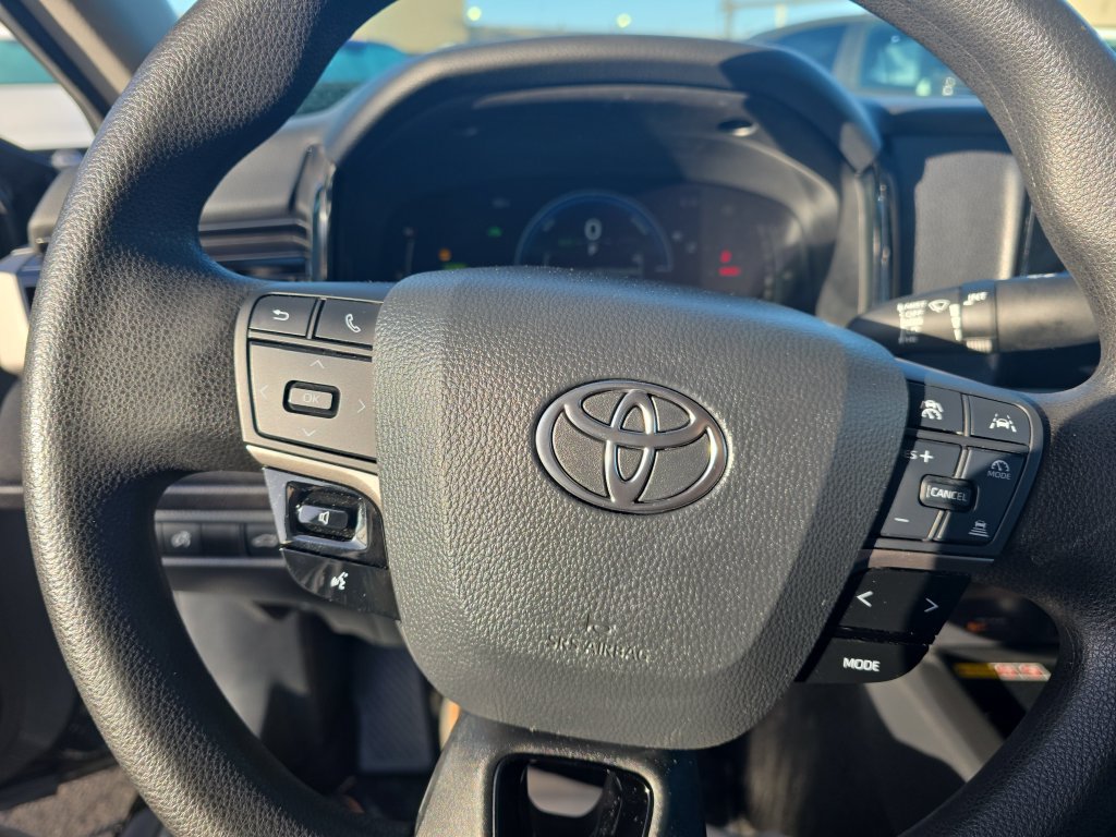 Used 2025 Toyota Camry LE FWD image 13