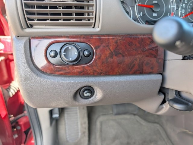 Used 2002 Chrysler Sebring LXi image 17