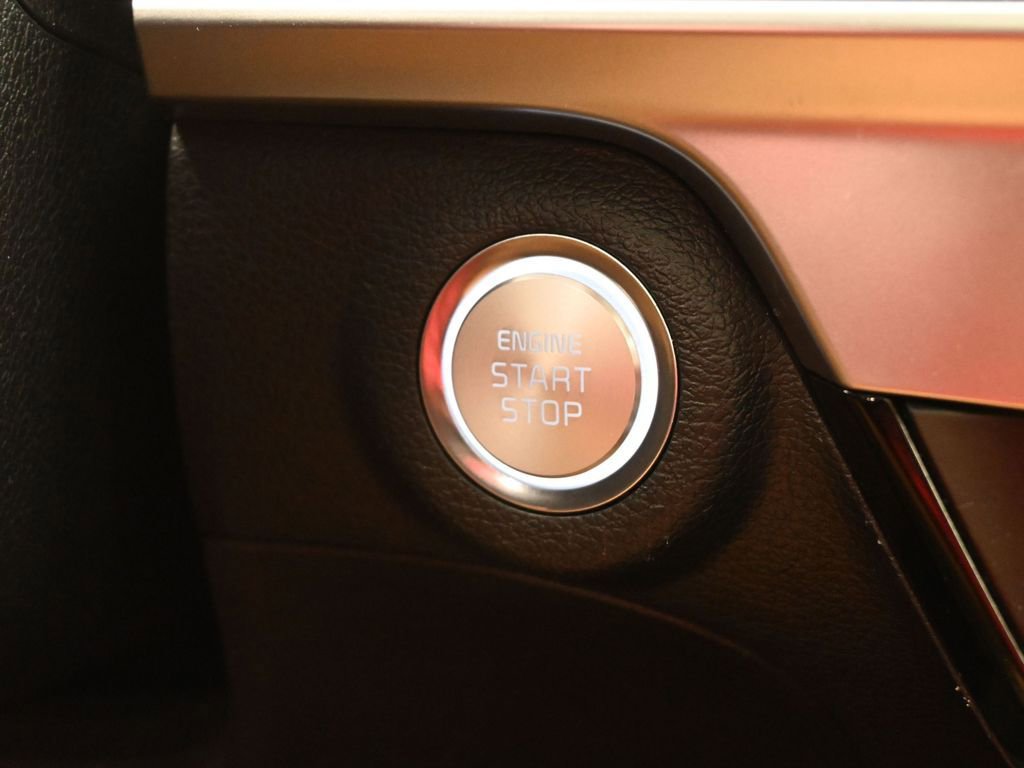 Used 2025 Kia Telluride S image 17