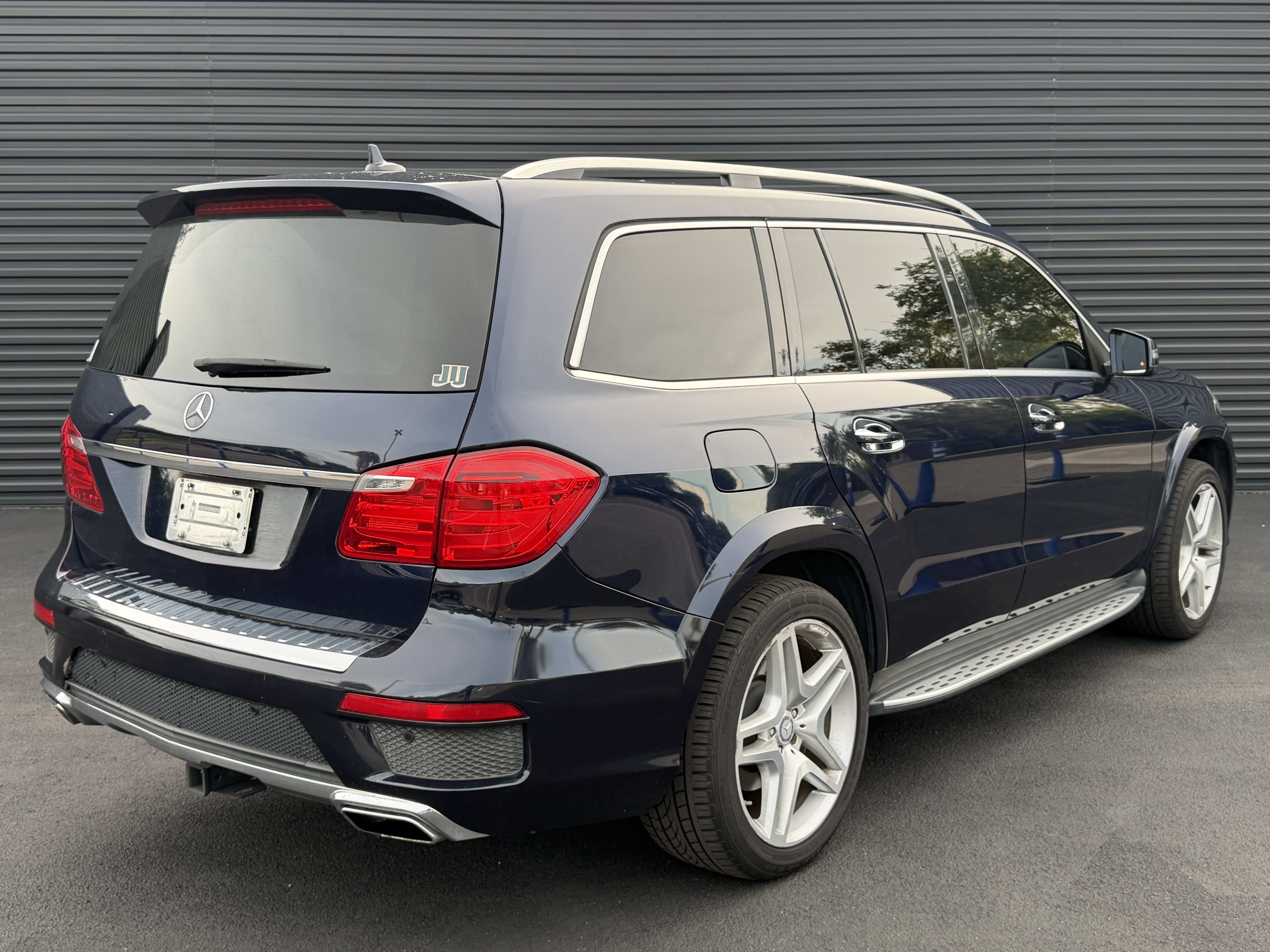 Used 2015 Mercedes-Benz GL 550 4MATIC image 8