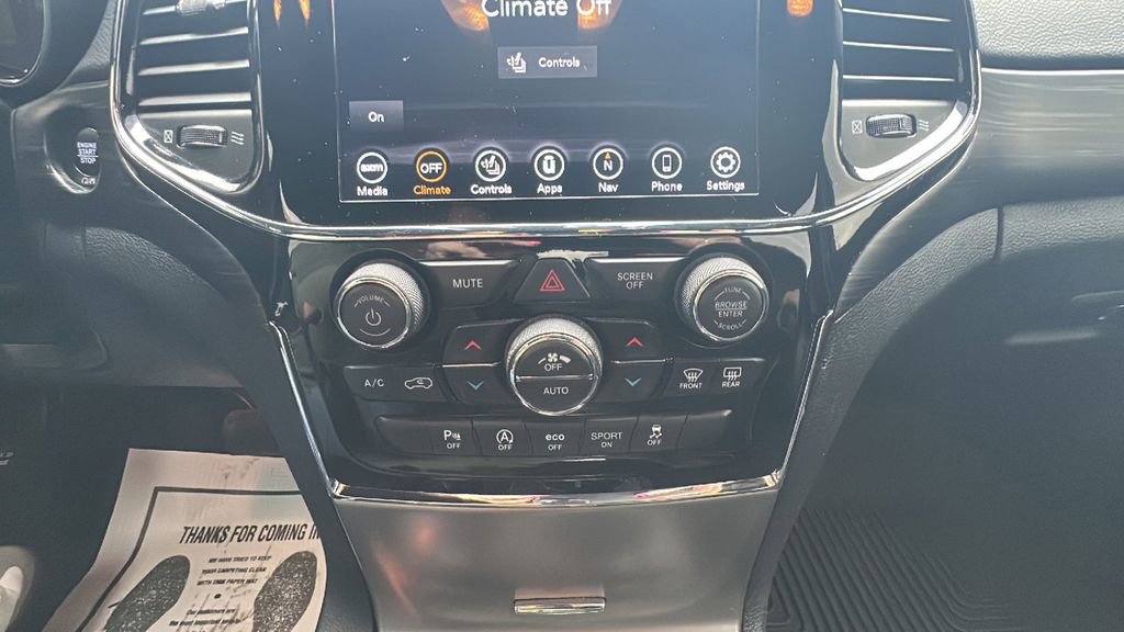 Used 2020 Jeep Grand Cherokee Altitude image 17