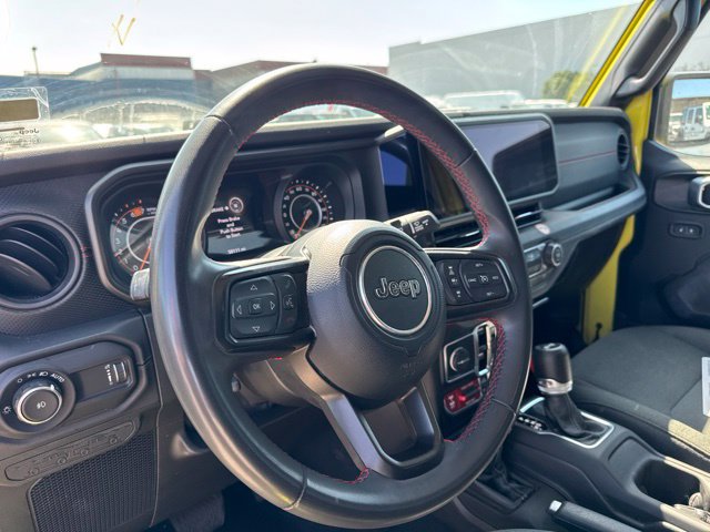 Used 2024 Jeep Wrangler Unlimited Rubicon AWD/4WD image 11