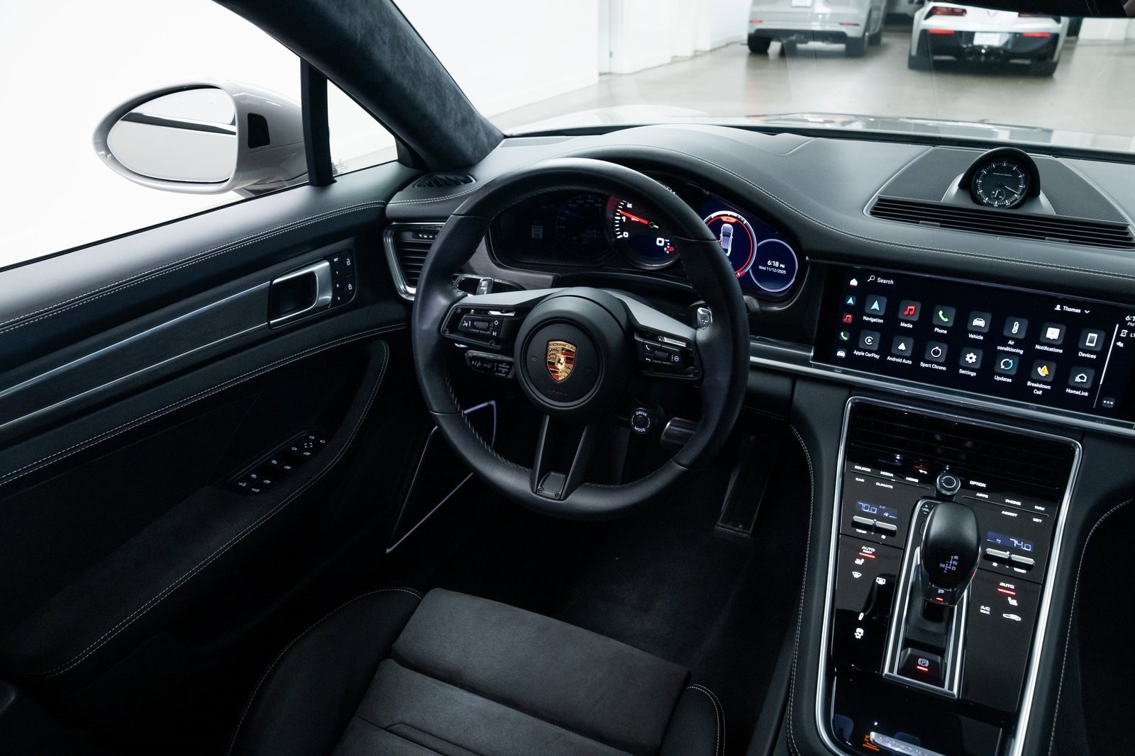 Used 2023 Porsche Panamera GTS image 10