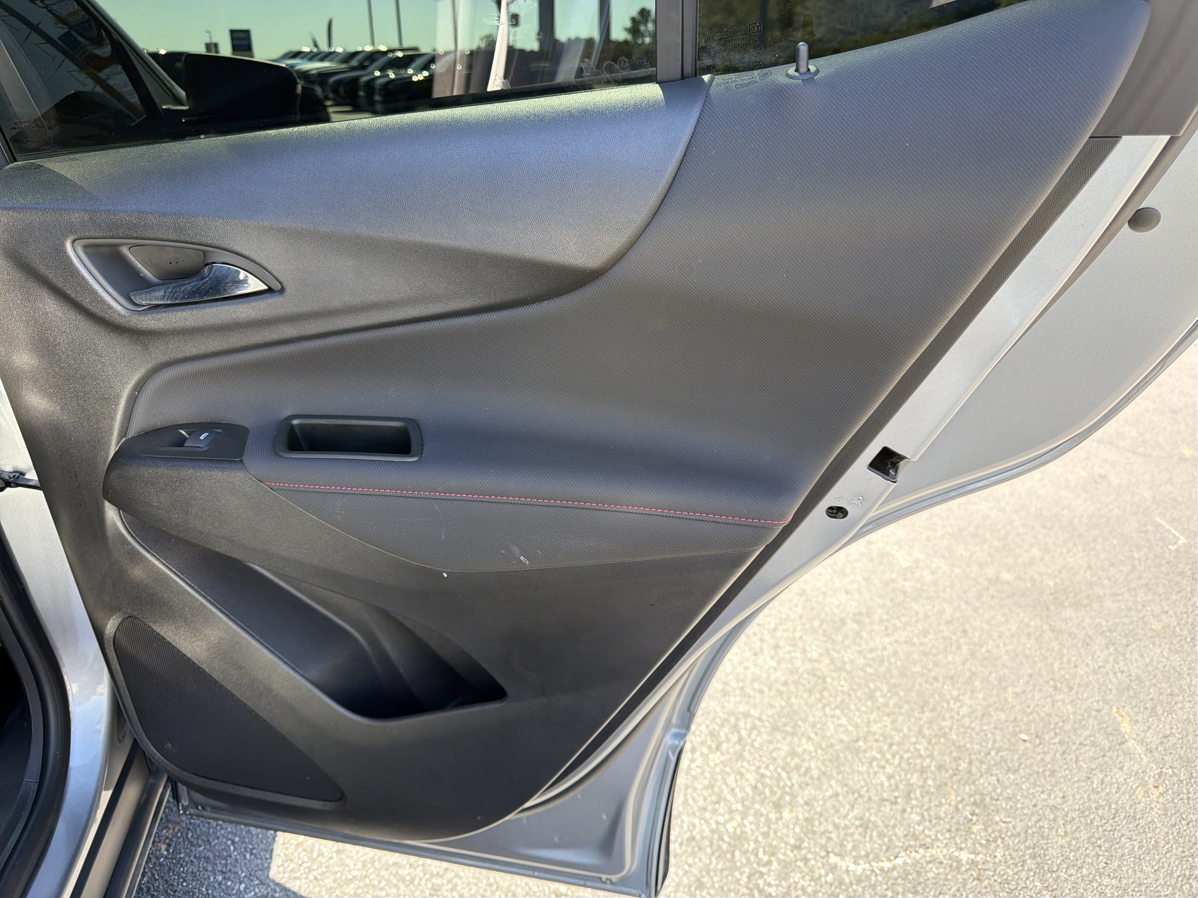 Used 2023 Chevrolet Equinox RS w/ RS Leather Package image 16