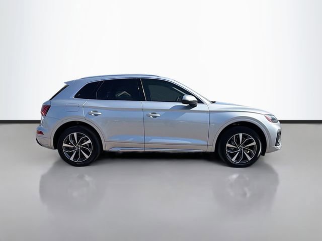 Used 2021 Audi Q5 Premium w/ Convenience Package image 2