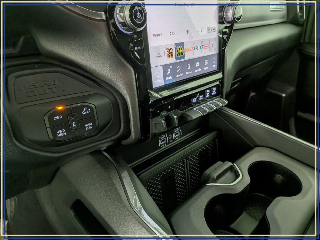New 2026 RAM 2500 Laramie AWD/4WD image 25