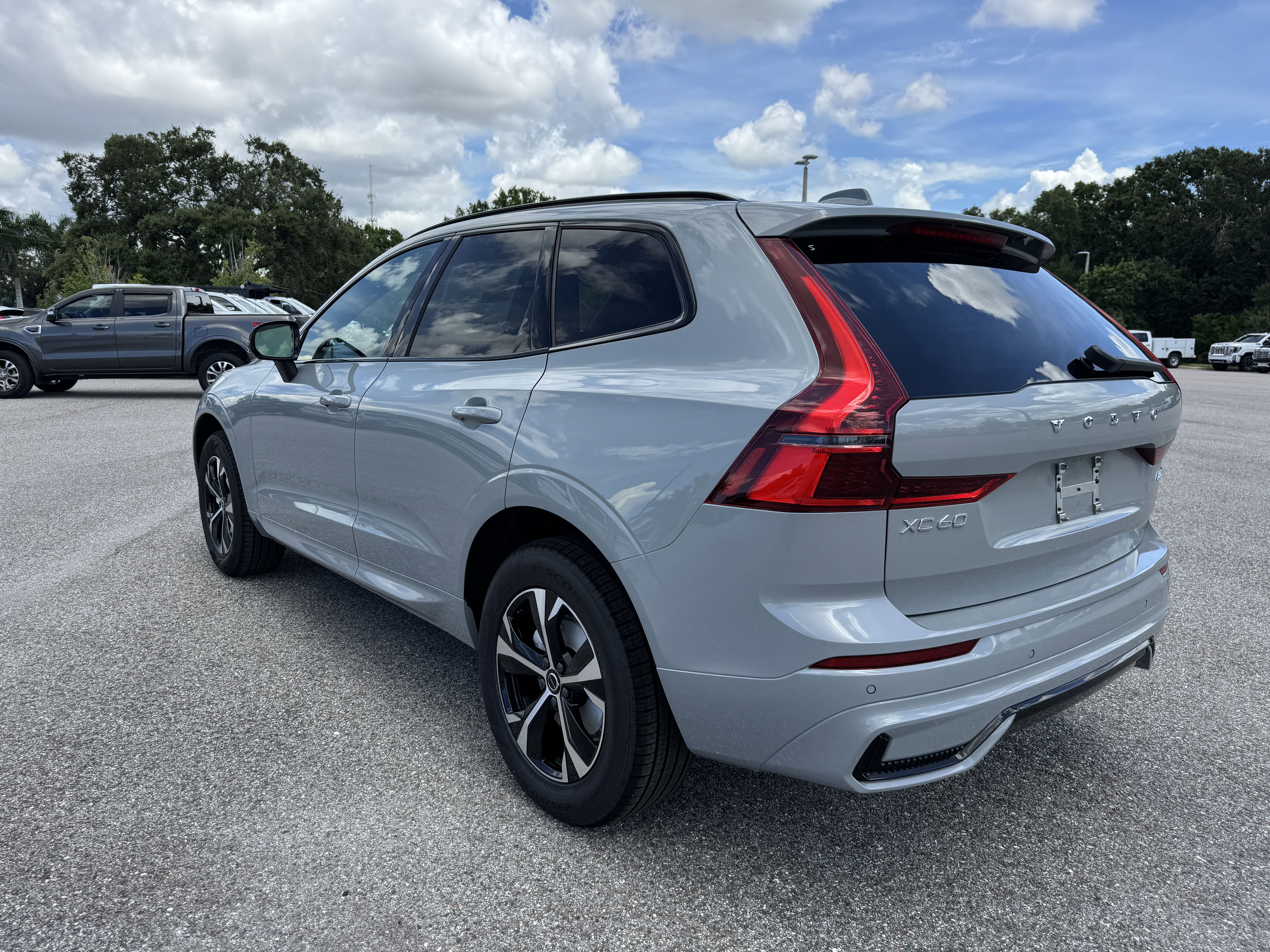 New 2026 Volvo XC60 B5 Core w/ Protection Package image 6