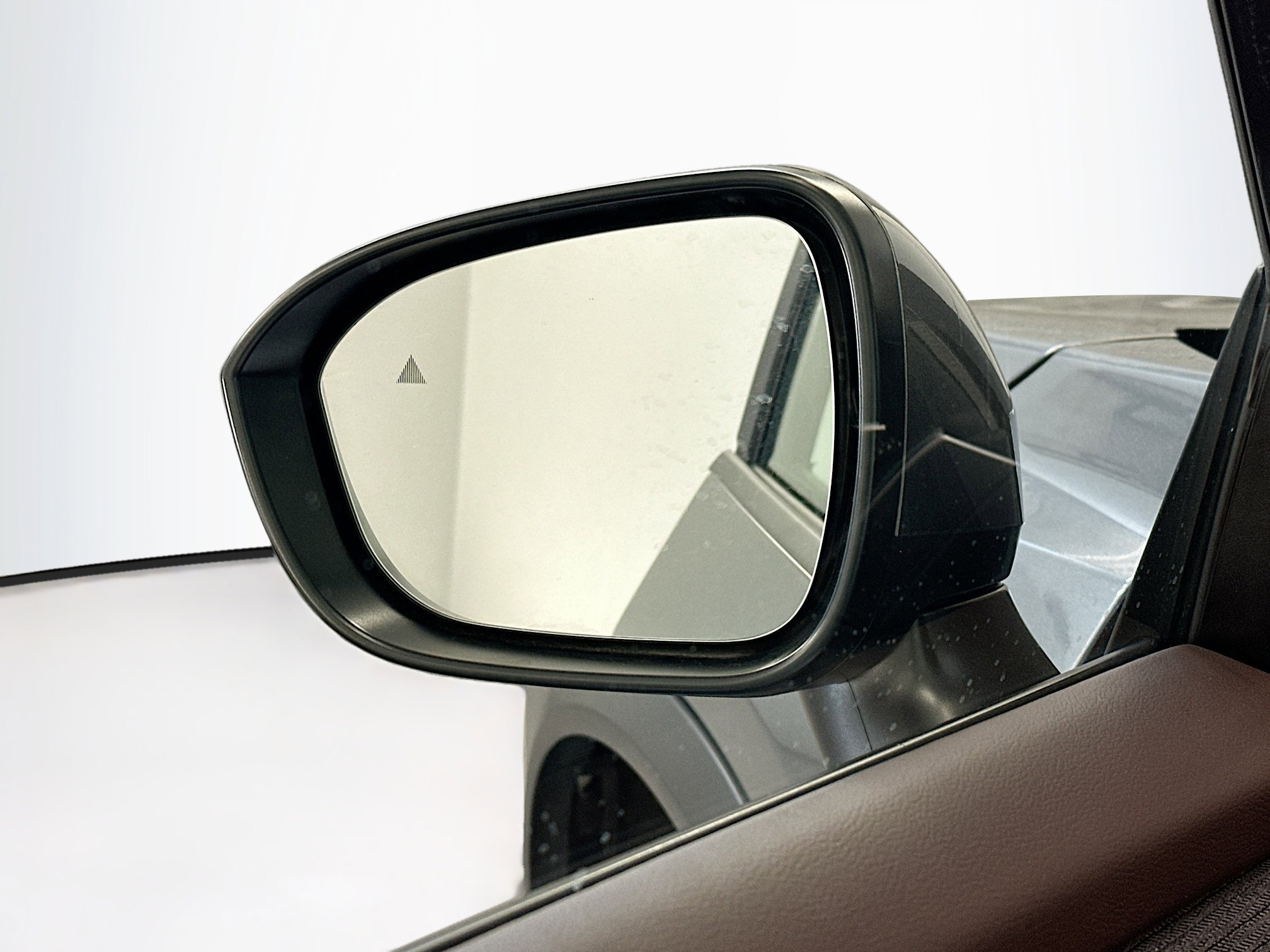 Used 2023 Nissan Rogue SV image 16