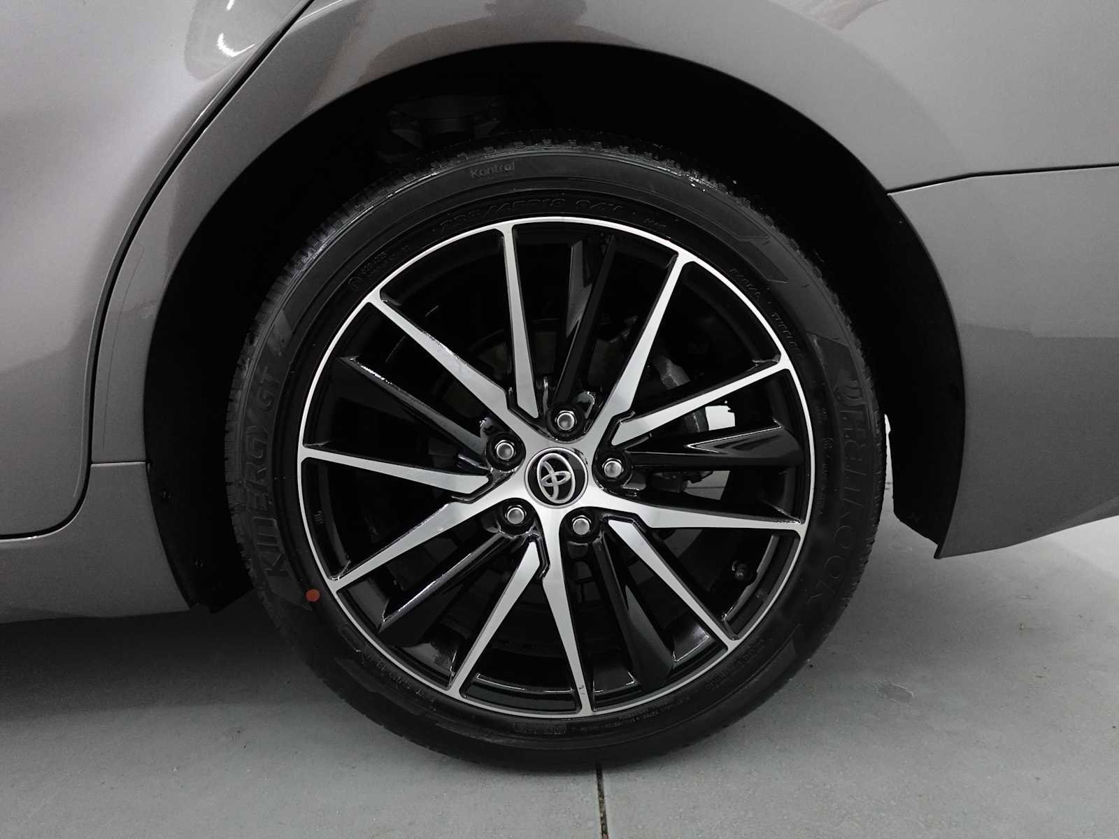 Used 2023 Toyota Camry SE w/ Cold Weather Package AWD/4WD image 9