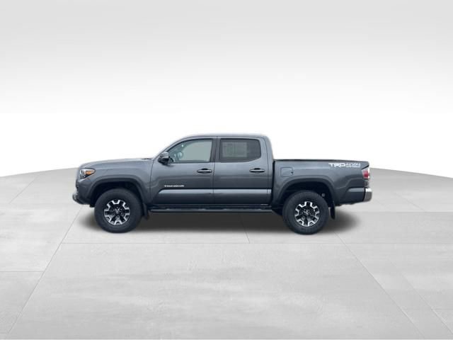 Used 2021 Toyota Tacoma TRD Off-Road image 2