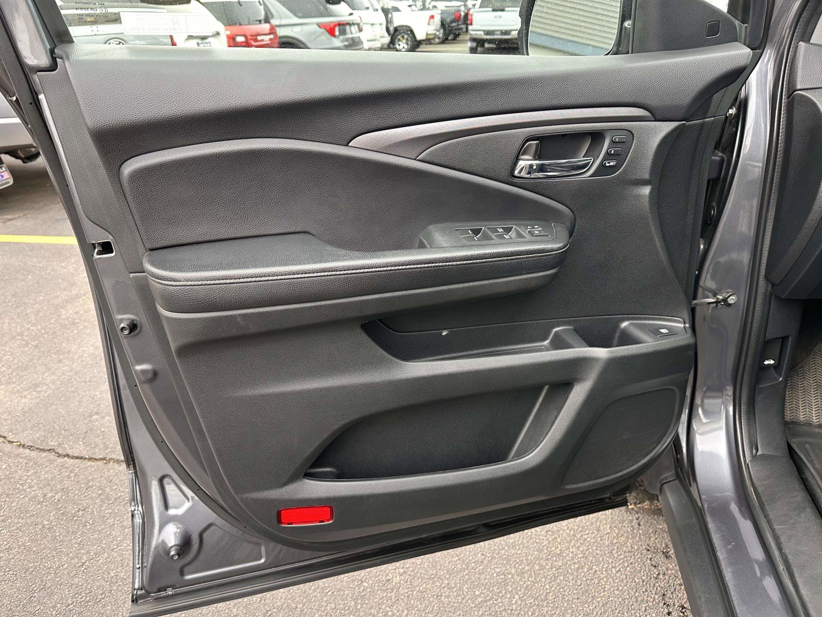 Used 2023 Honda Ridgeline RTL image 9