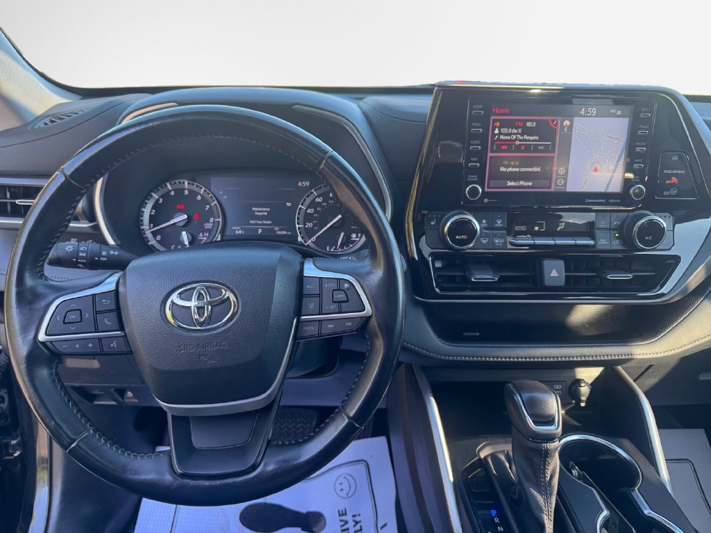 Used 2022 Toyota Highlander XLE AWD/4WD image 21