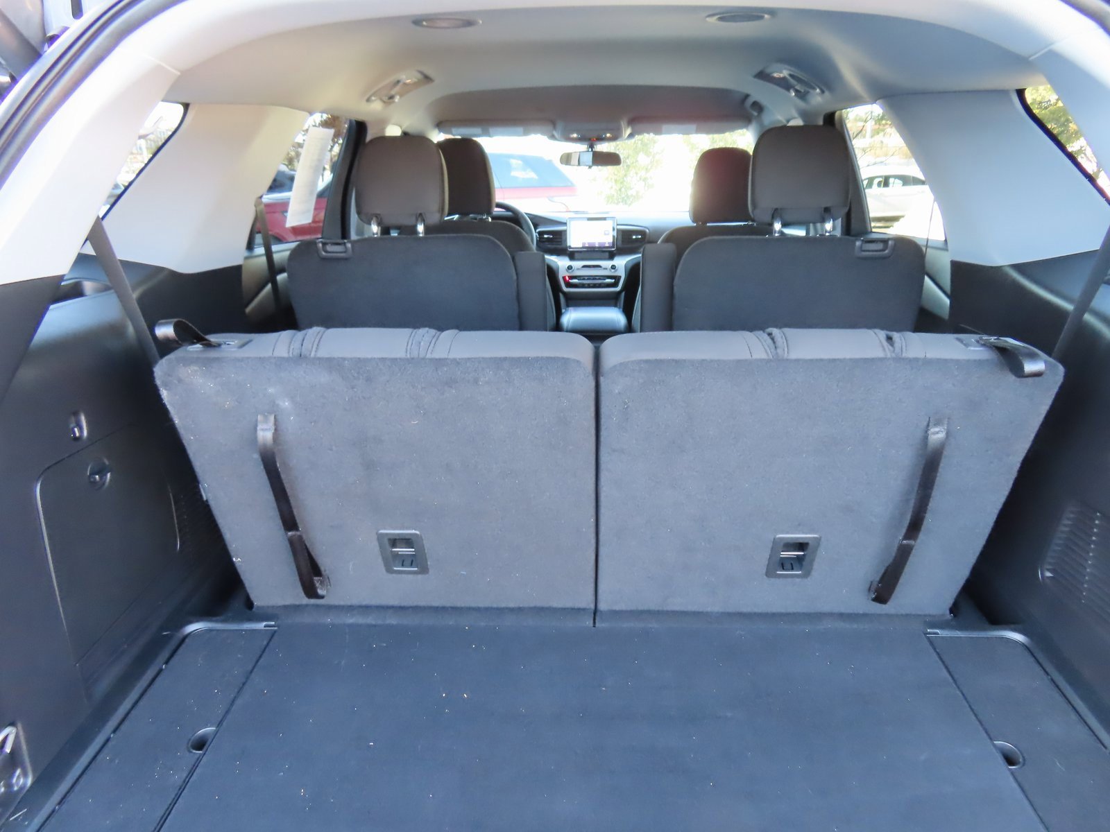 Used 2024 Ford Explorer XLT image 35