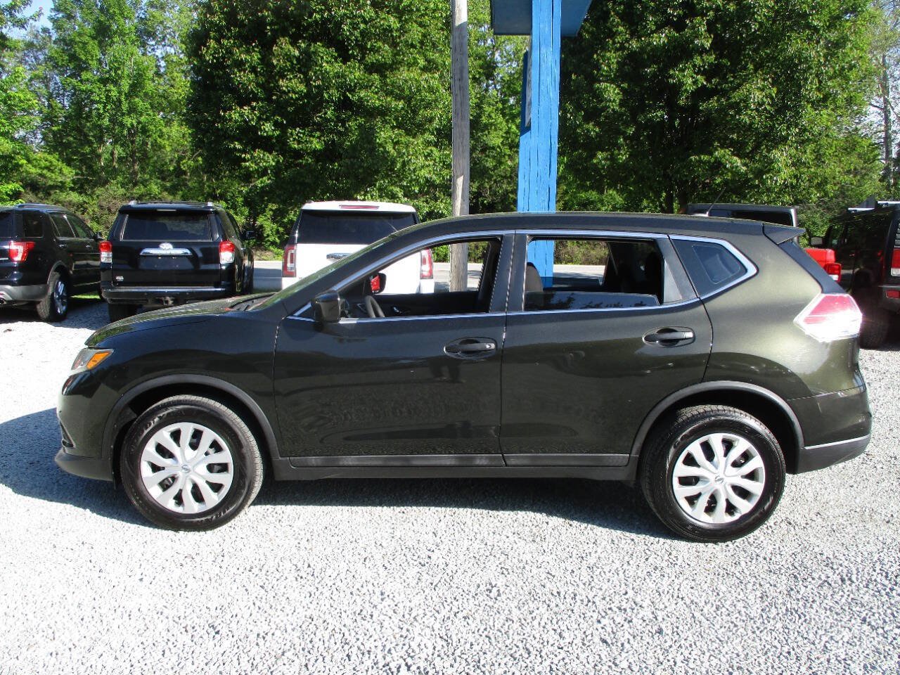Used 2016 Nissan Rogue S AWD/4WD image 2