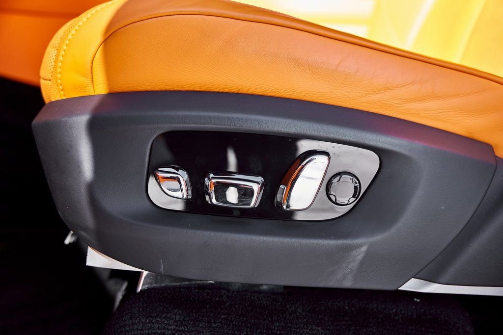 Used 2024 Rolls-Royce Cullinan Black Badge image 43