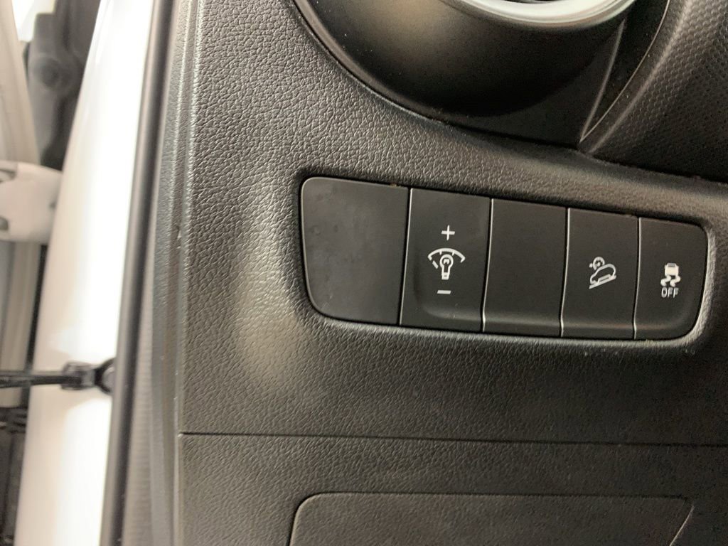 Used 2023 Hyundai Kona SEL image 18