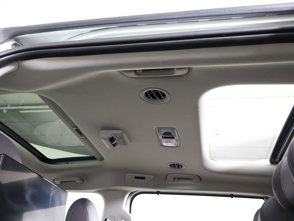Used 2025 Kia Carnival SX Prestige FWD image 27