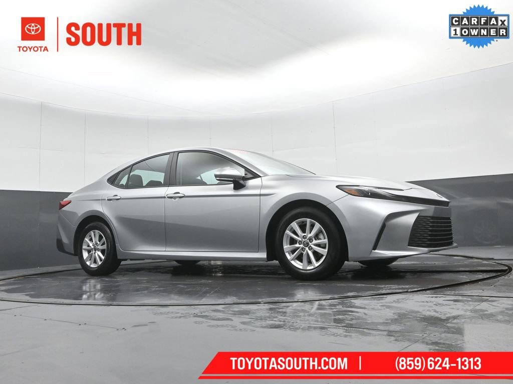 Used 2025 Toyota Camry LE image 42