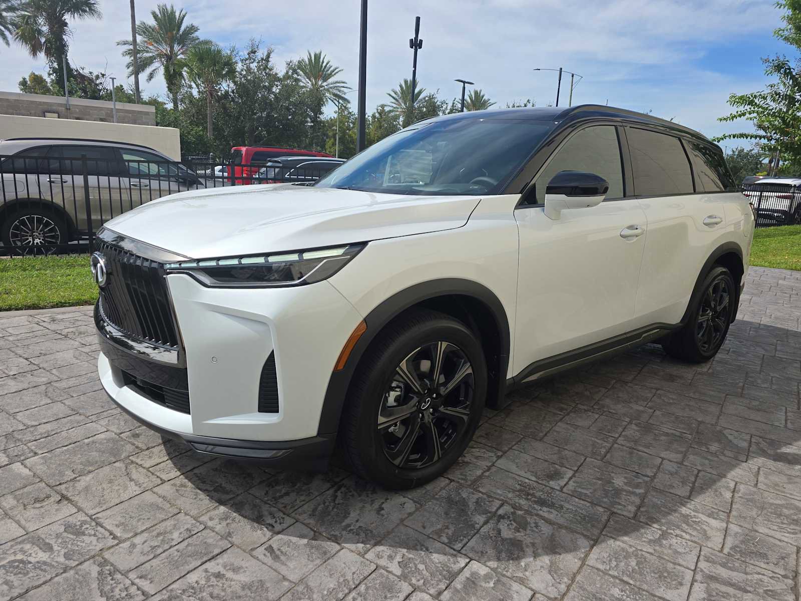 New 2026 INFINITI QX60 Autograph w/ Dark Cargo Package image 10