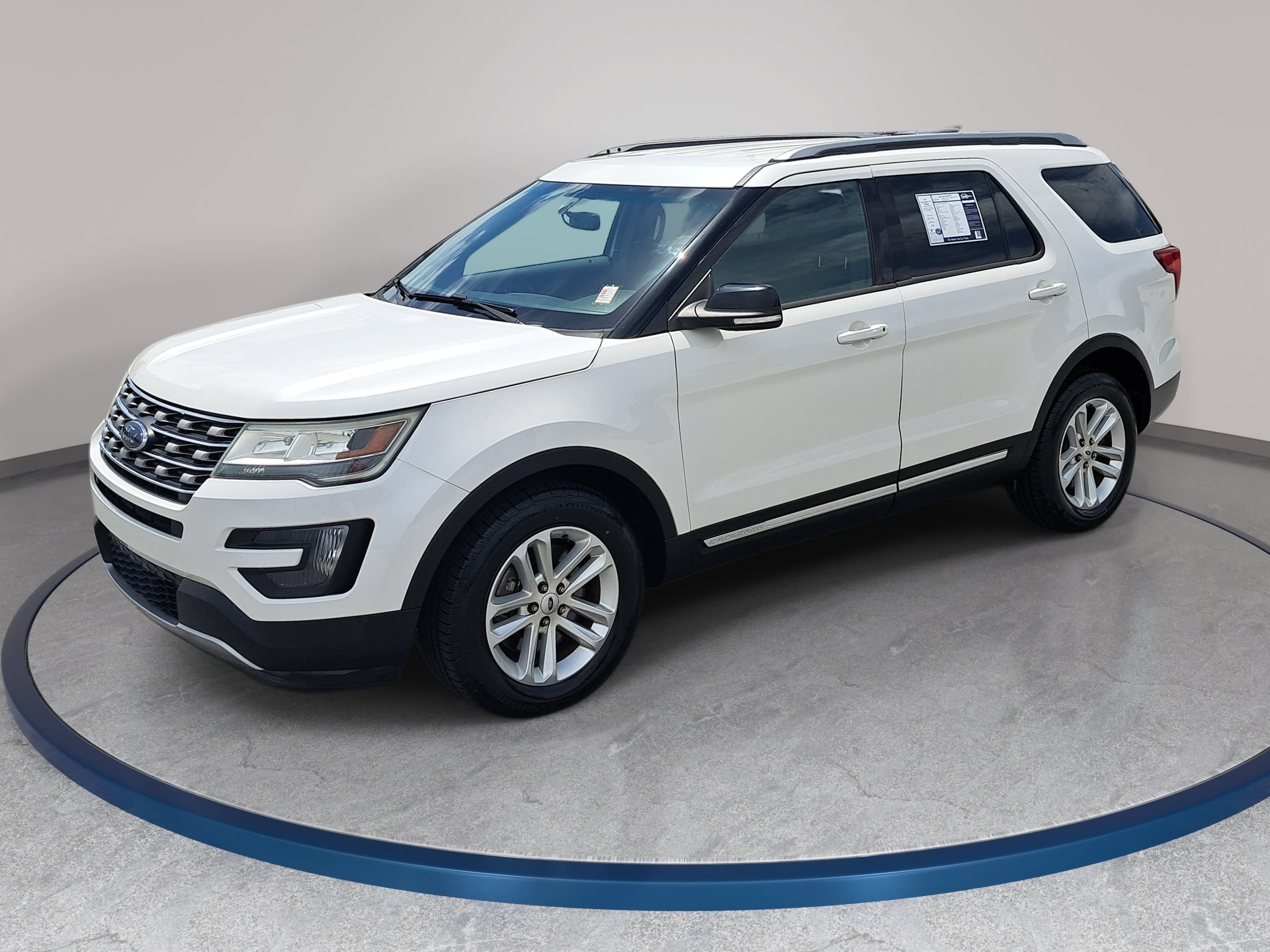 Used 2016 Ford Explorer XLT w/ Equipment Group 201A FWD image 1