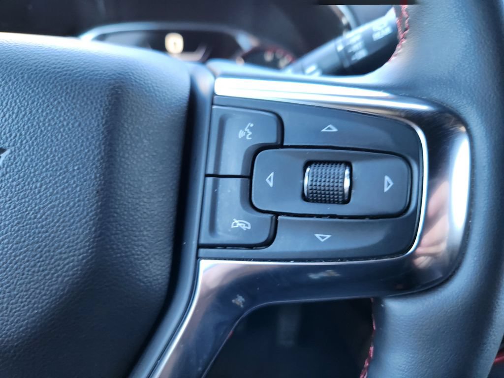 Used 2025 Chevrolet Blazer RS FWD image 18