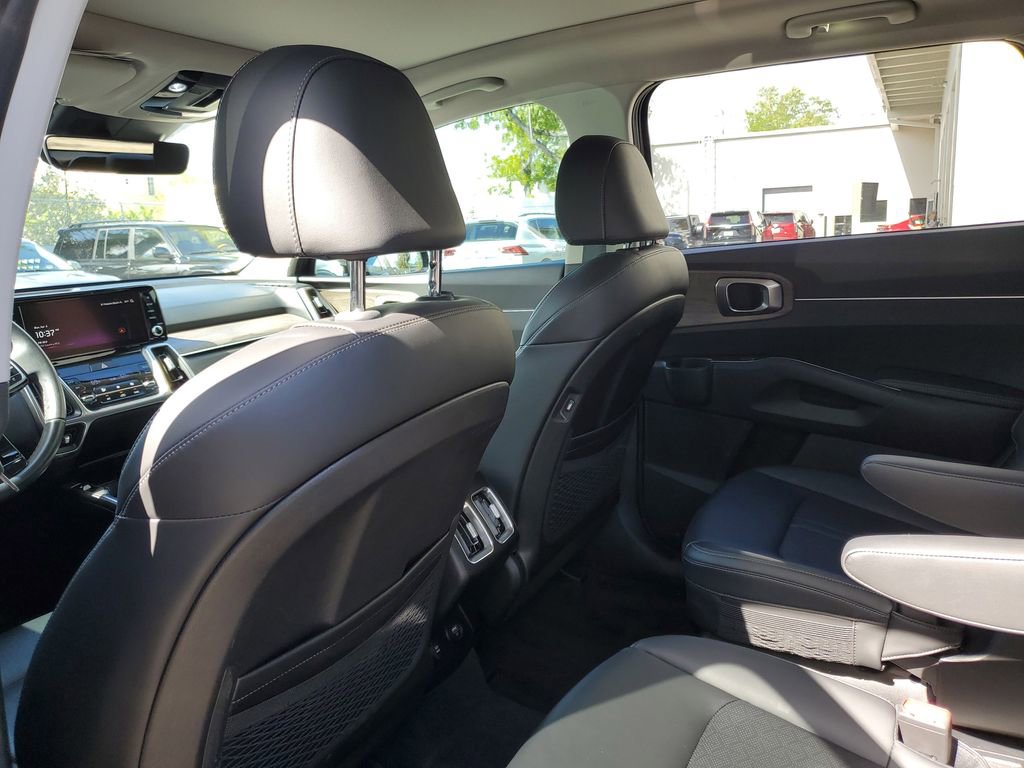 Certified 2023 Kia Sorento EX w/ Panoramic Sunroof Package image 15
