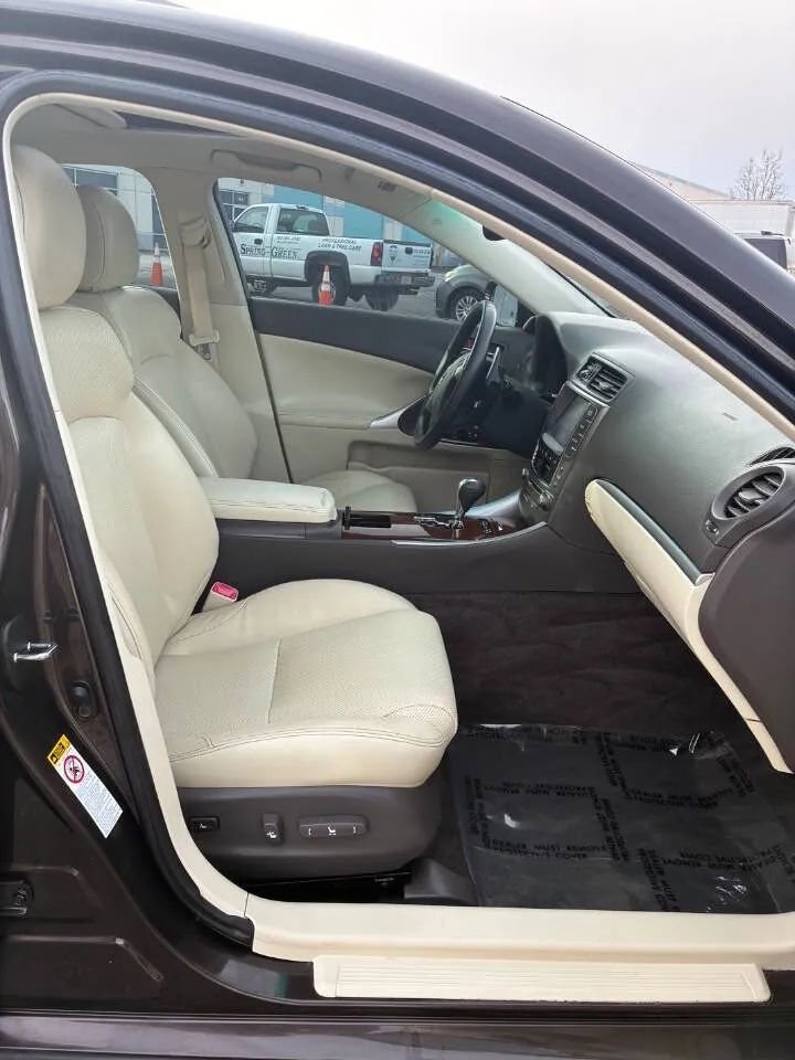 Used 2013 Lexus IS 250 AWD w/ Premium Pkg image 16