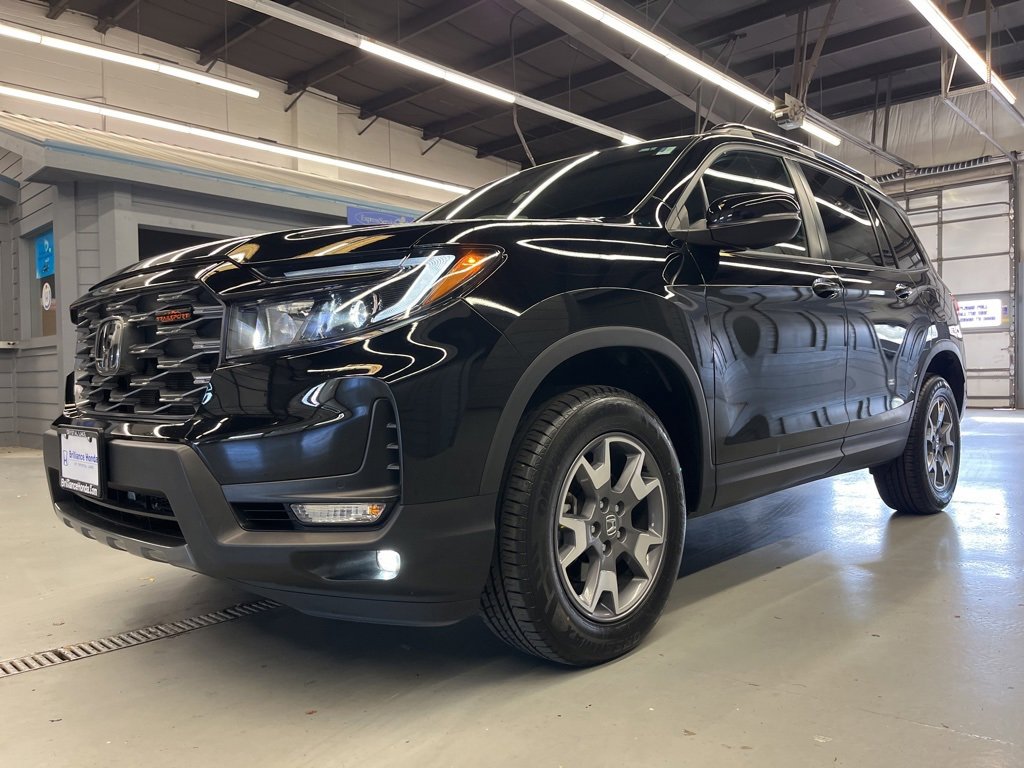 Used 2022 Honda Passport TrailSport image 3