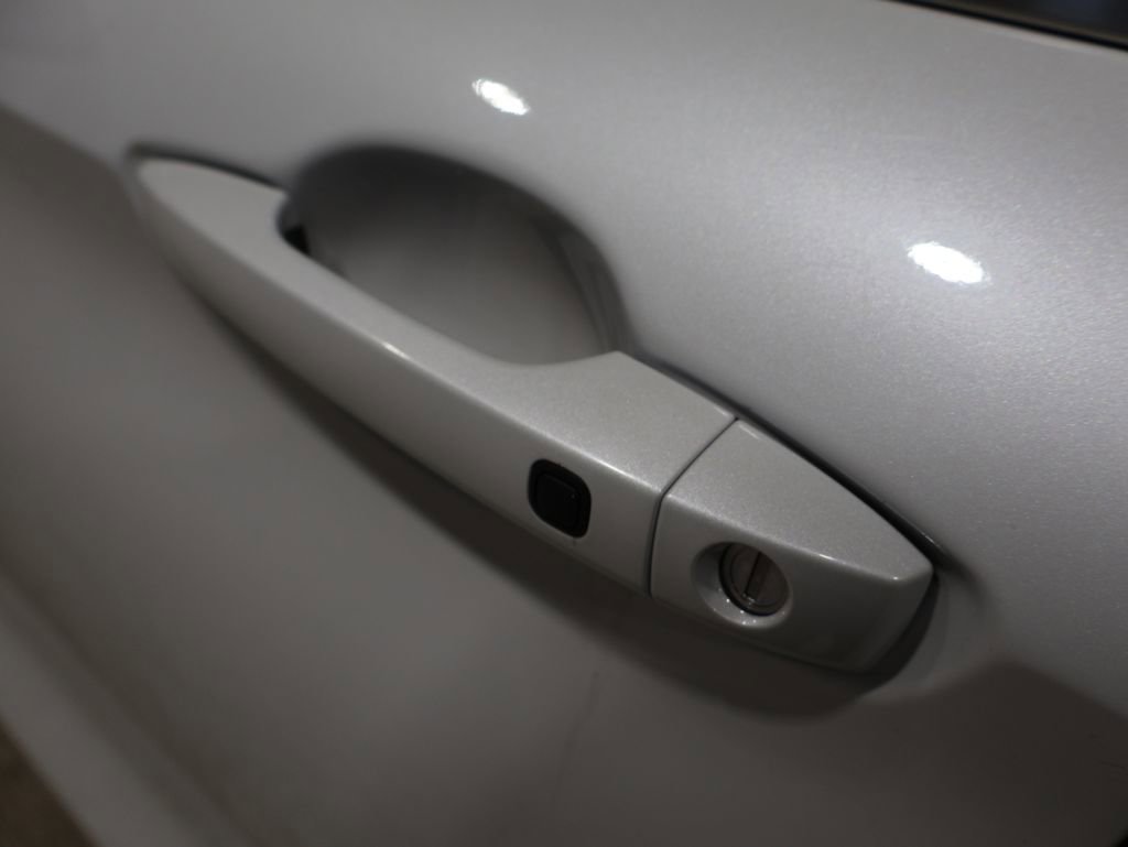 Used 2024 Mitsubishi Outlander SE image 9