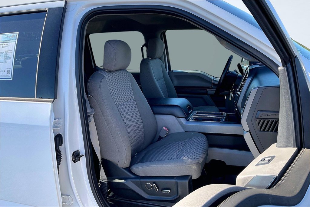 Used 2018 Ford F150 XLT w/ Equipment Group 302A Luxury AWD/4WD image 29
