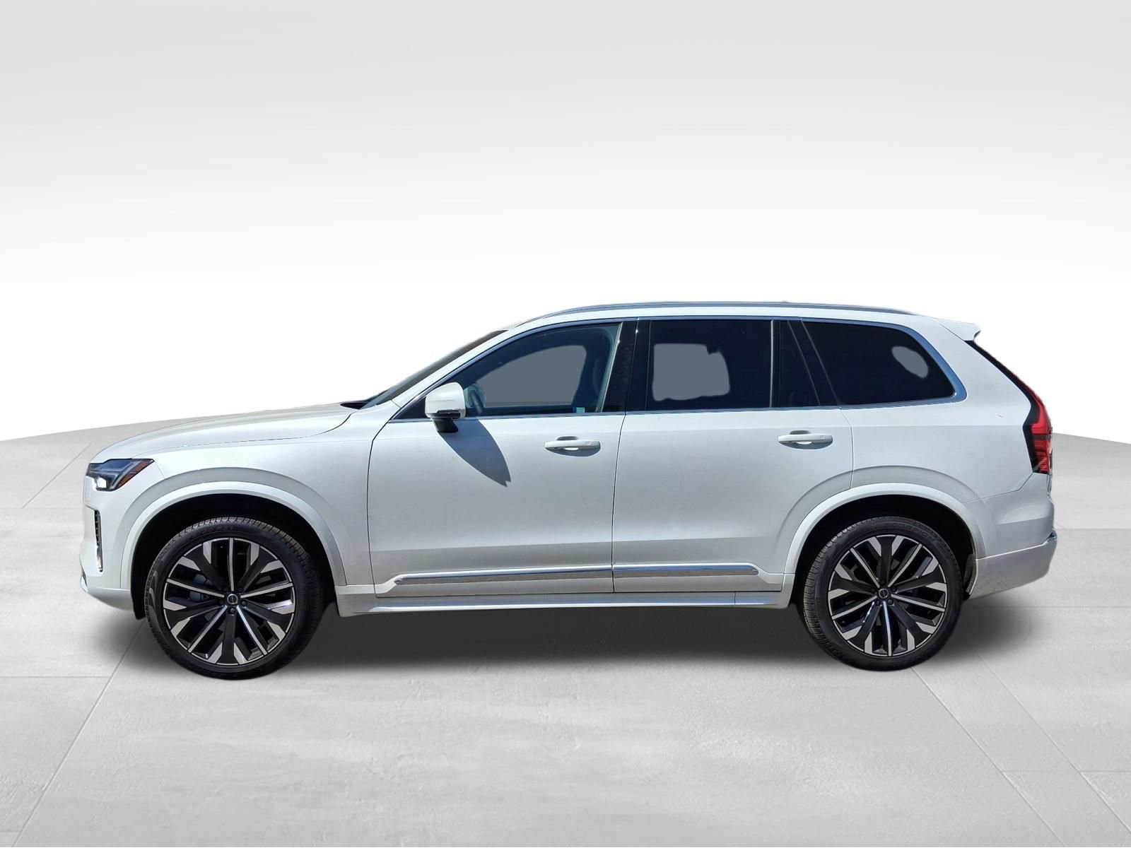 Used 2026 Volvo XC90 B6 Core AWD/4WD image 3