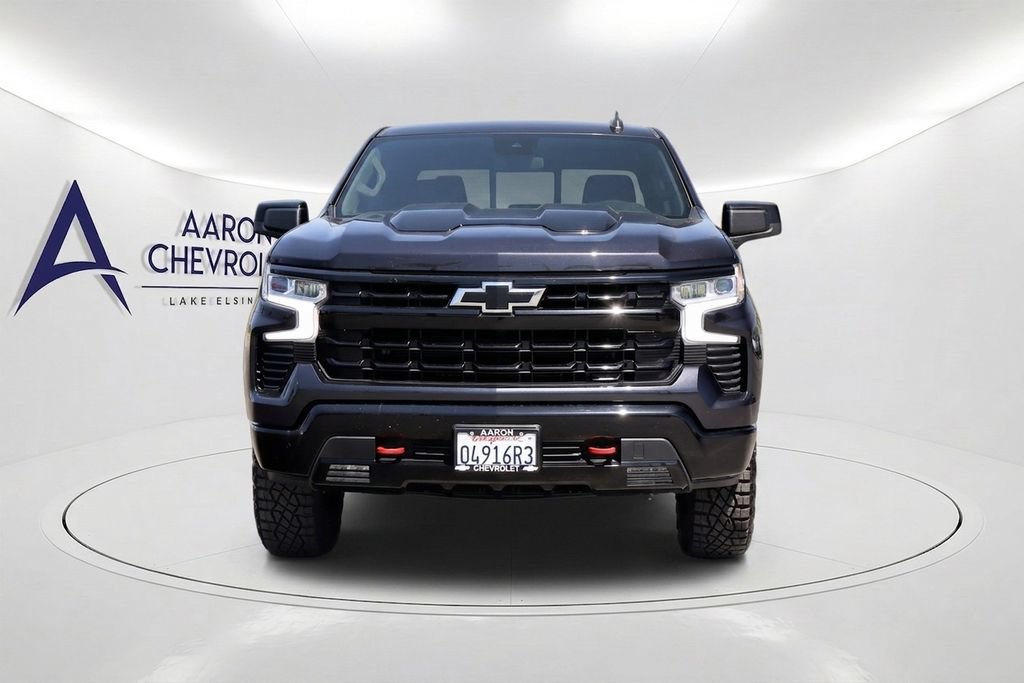 Used 2023 Chevrolet Silverado 1500 LT Trail Boss w/ LPO, Dark Essentials Package AWD/4WD image 2