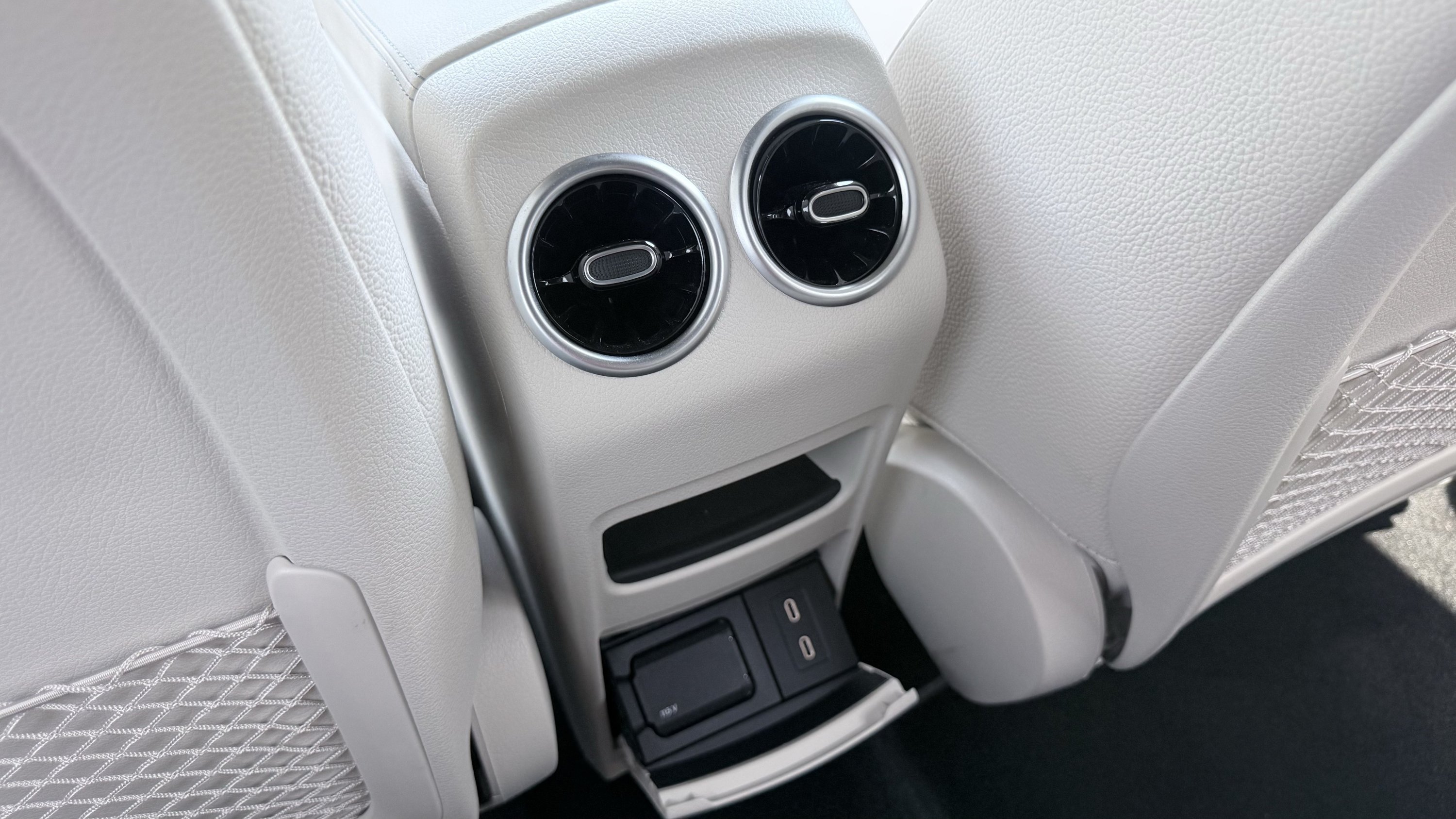 Used 2025 Mercedes-Benz GLB 250 image 48