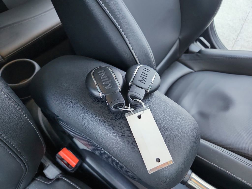 Used 2021 MINI Cooper S w/ Driver Assistance Package image 40