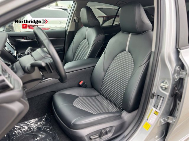 Used 2020 Toyota Camry SE w/ Carpet Mat Package FWD image 12