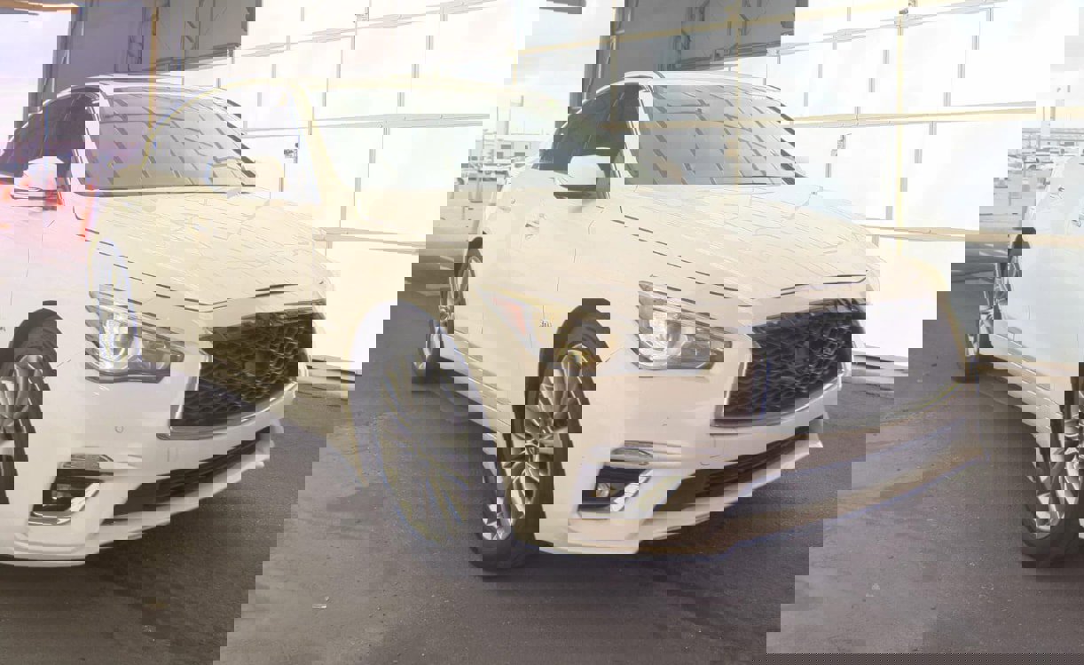 Used 2018 INFINITI Q50 Luxe w/ Essential Package (3.0T Luxe) image 7