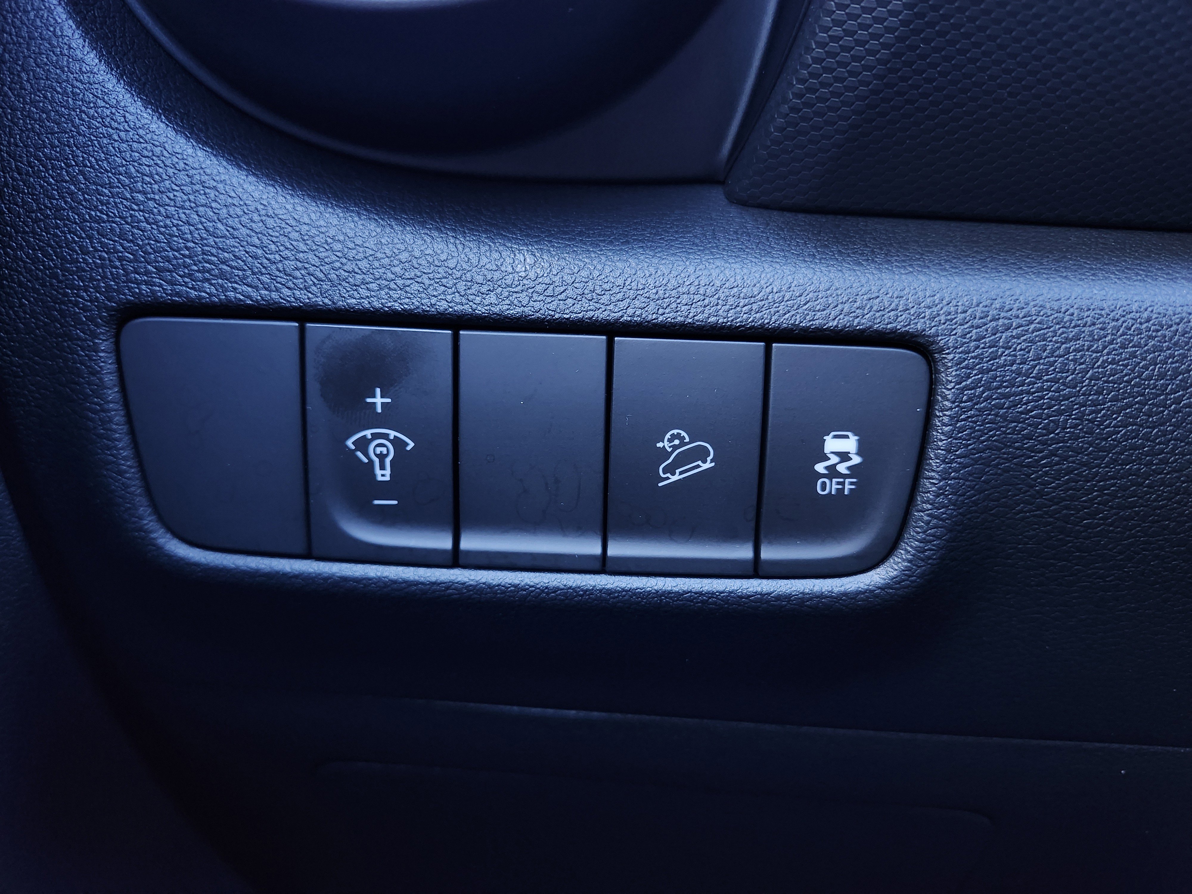 Used 2023 Hyundai Kona SE w/ Cargo Package image 11