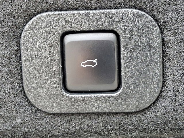 Used 2017 Lincoln Continental Select FWD image 28