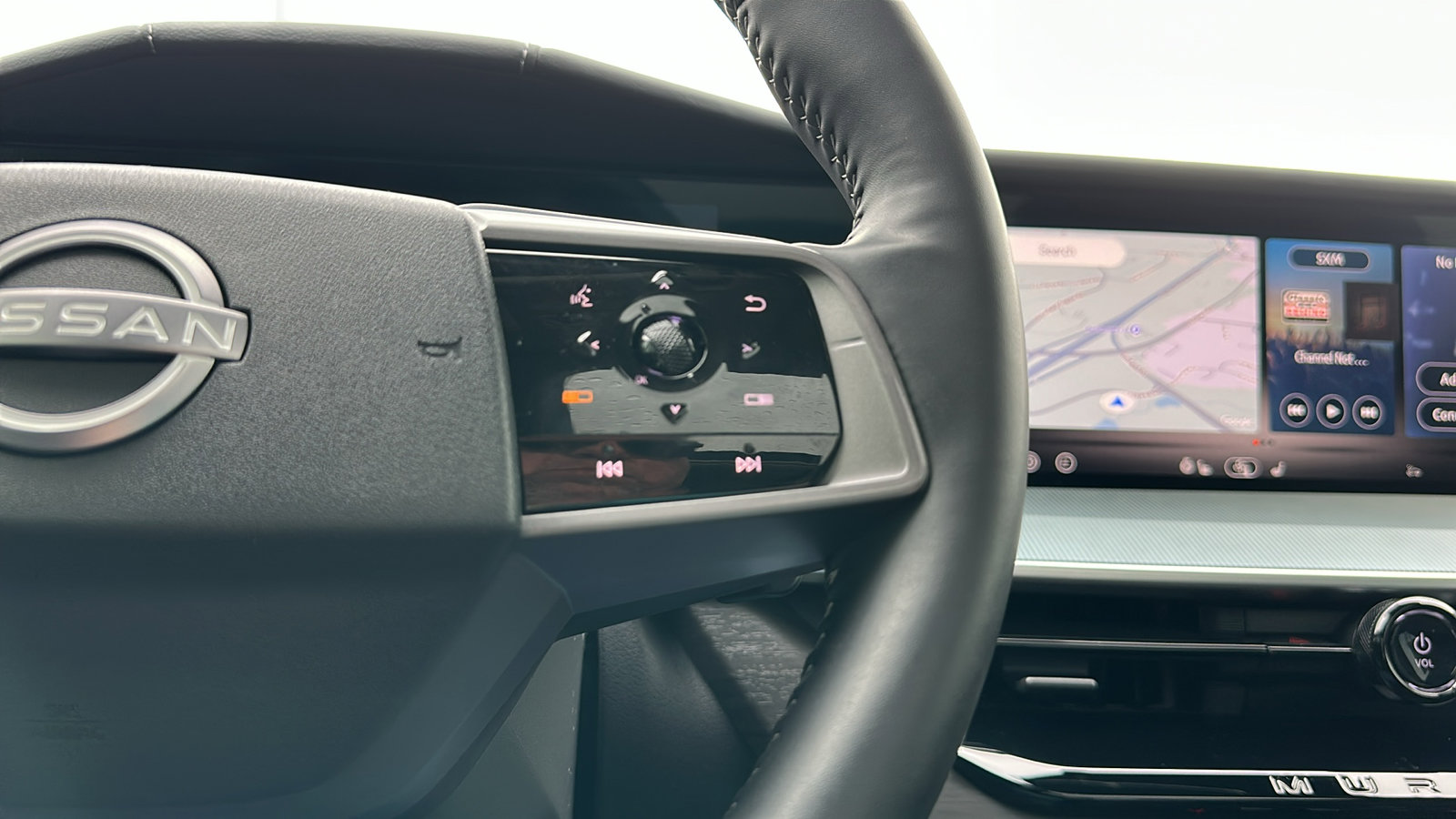 Used 2025 Nissan Murano SL image 17