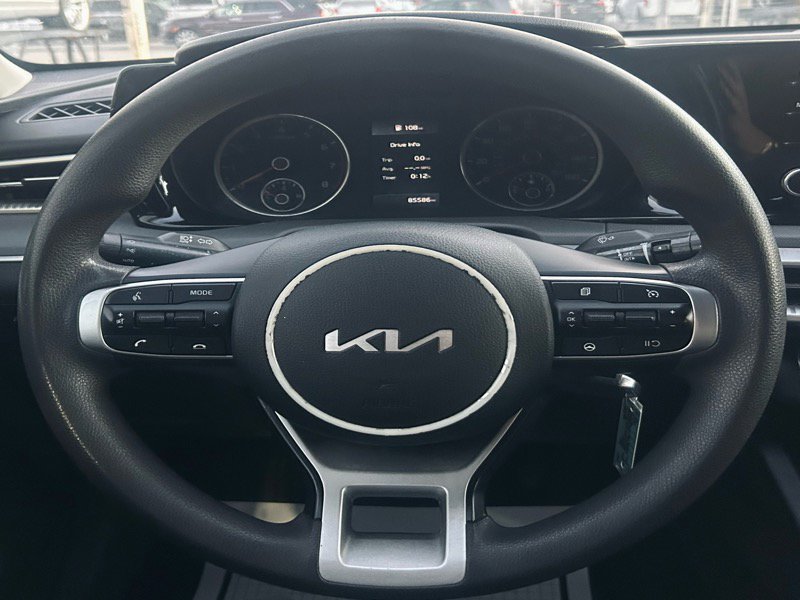 Used 2022 Kia K5 LX image 15