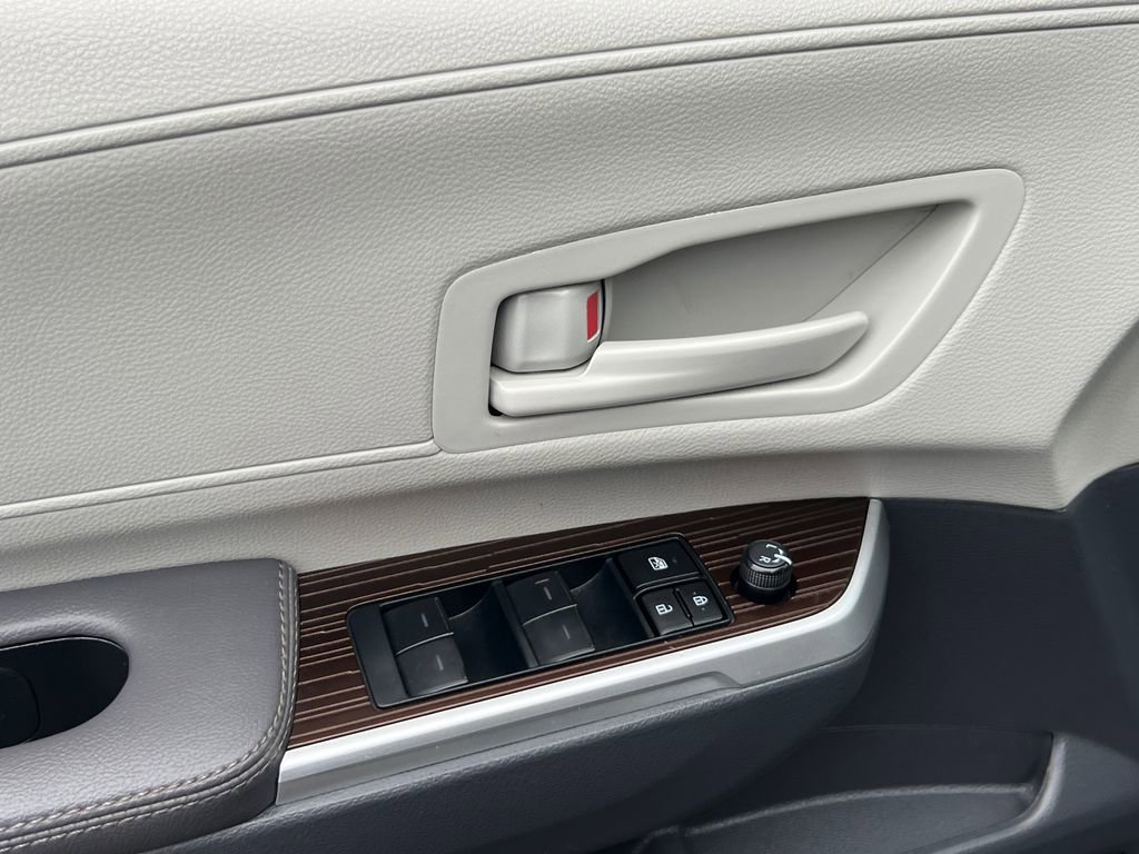 Used 2024 Toyota Sienna LE image 15