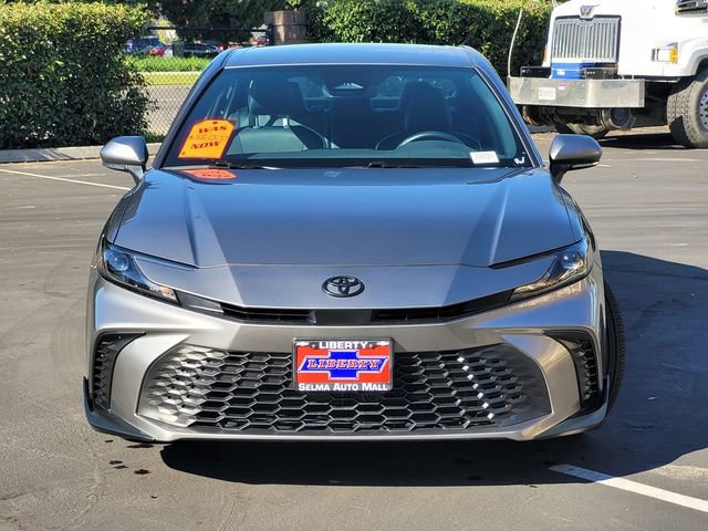 Used 2025 Toyota Camry SE w/ Convenience Package image 3