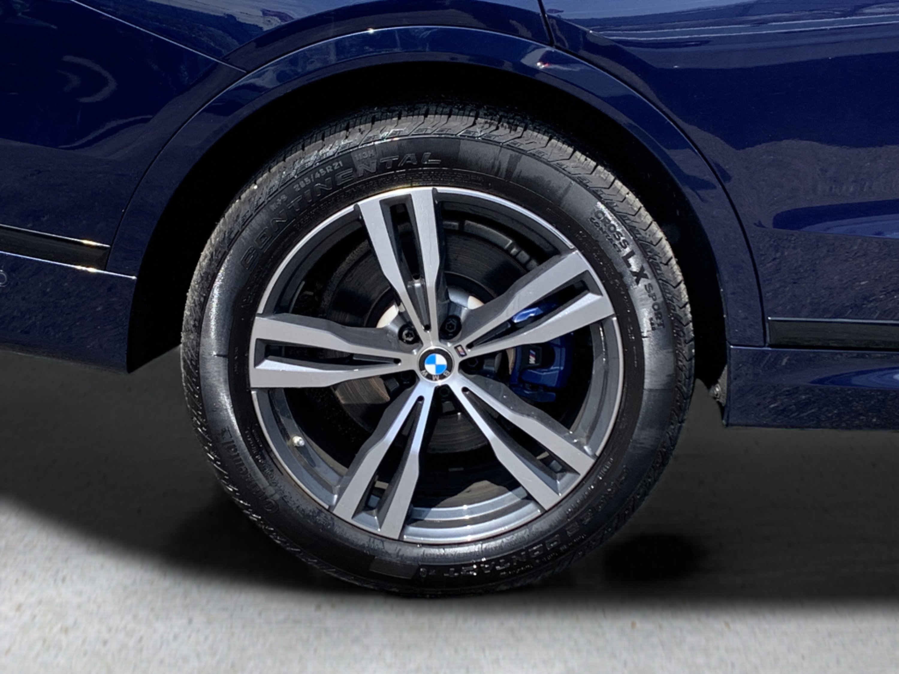 Used 2022 BMW X7 xDrive40i w/ M Sport Package image 15